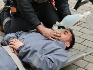 Primeros auxilios y atención inicial de emergencias.jpg